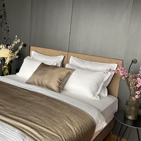 Arka Art Hotel Kashari Εξωτερικό φωτογραφία A bed with bed linen