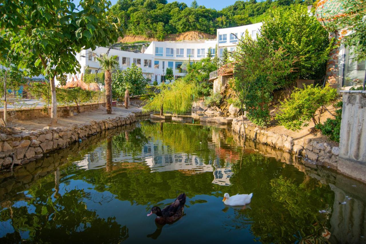 Arka Art Hotel Kashari Εξωτερικό φωτογραφία The duck pond