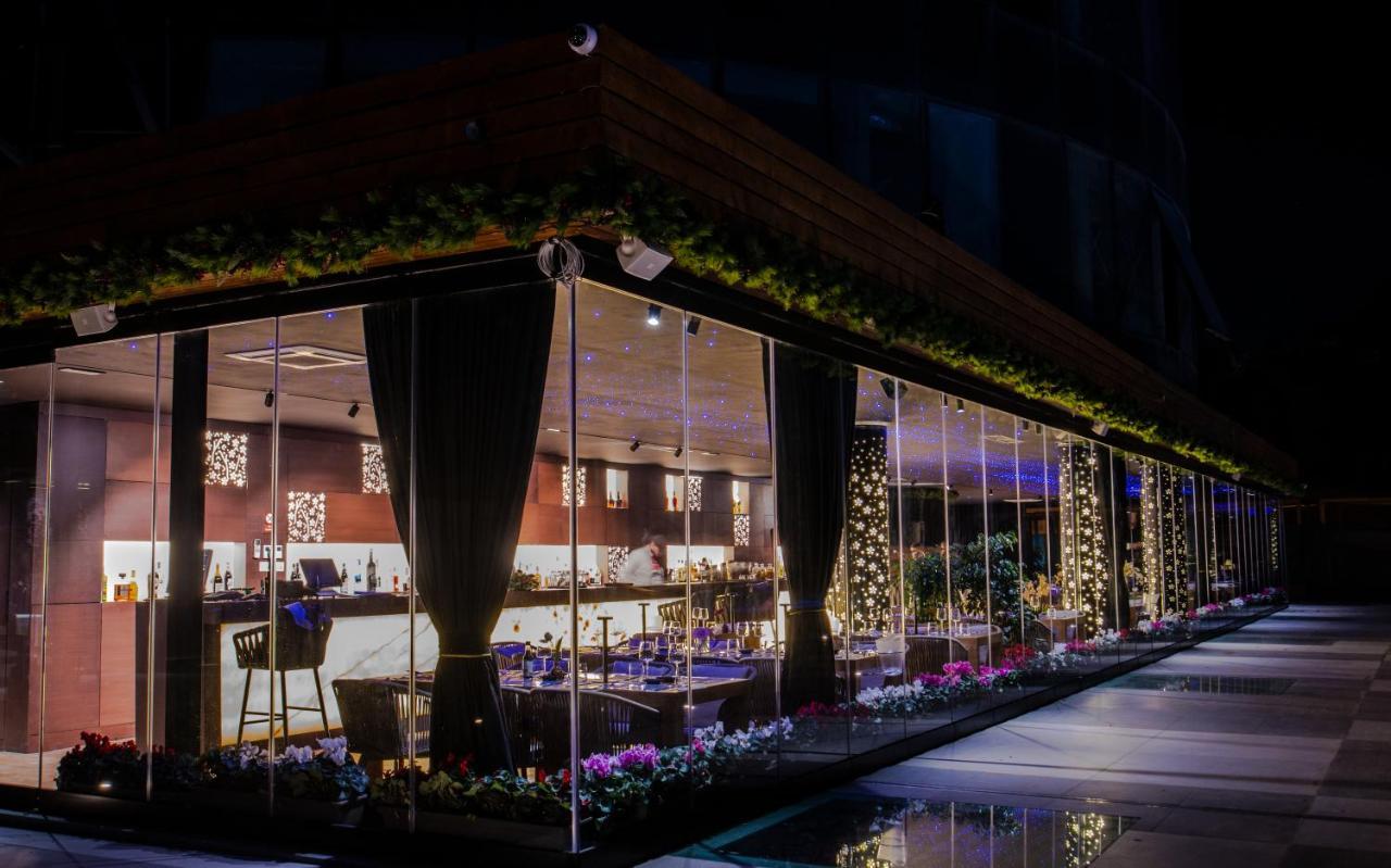 Arka Art Hotel Kashari Εξωτερικό φωτογραφία The restaurant at night