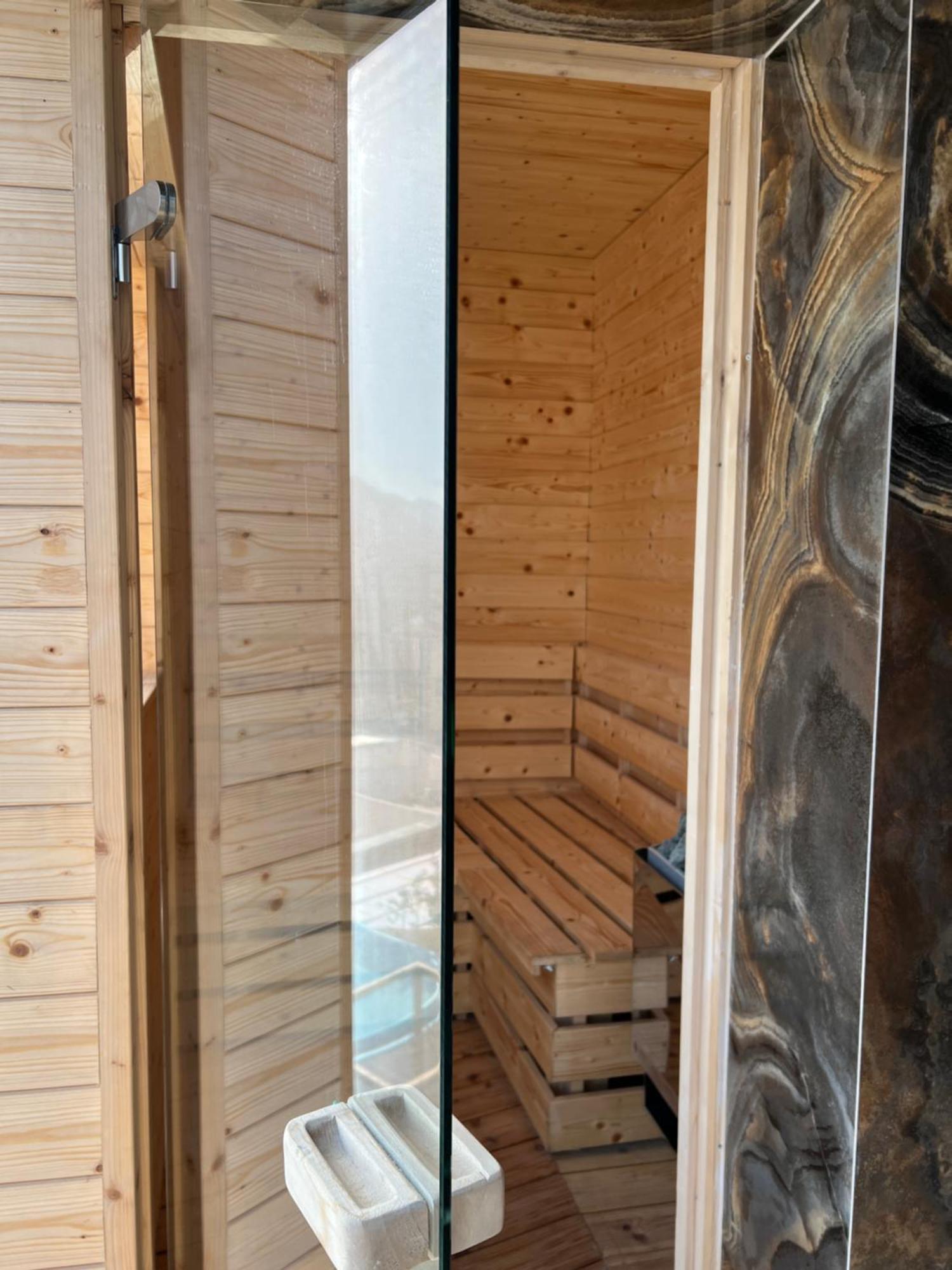 Arka Art Hotel Kashari Εξωτερικό φωτογραφία A modern Finnish sauna